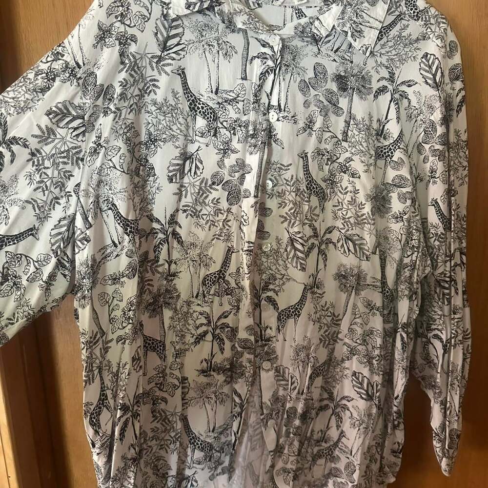 Jane + Delancey Giraffe Print Button Up Shirt - Picture 2 of 3